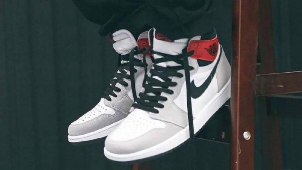 Nike Air Jordan 1 Retro High Tops Kengät Naisille Vaaleanharmaa