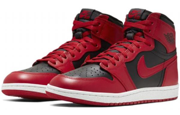 Nike Air Jordan 1 Retro High Tops Koripallokengät Miehille Punainen