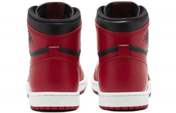 Nike Air Jordan 1 Retro High Tops Koripallokengät Miehille Punainen