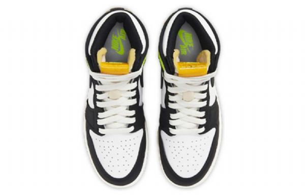 Nike Air Jordan 1 Retro High Tops Og Gs Koripallokengät Miesten Kulta