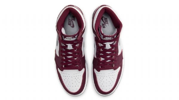 Nike Air Jordan 1 Retro High Tops Og Kengät Miehille Burgundy Valkoinen