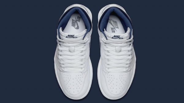 Nike Air Jordan 1 Retro High Tops Og Kengät Miehille Laivastonsininen
