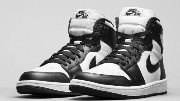 Nike Air Jordan 1 Retro High Tops Og Kengät Miehille Mustavalkoinen