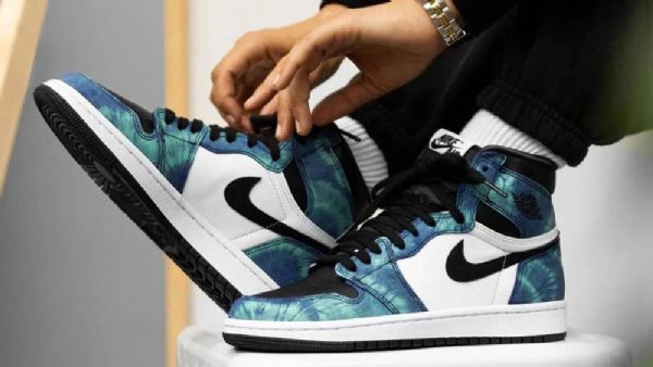 Nike Air Jordan 1 Retro High Tops Og Tie Dye Kengät Naisille Monivärinen