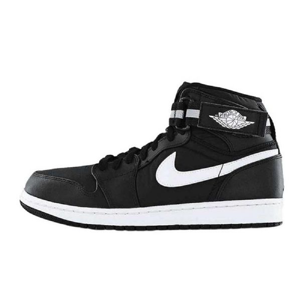 Nike Air Jordan 1 Retro High Tops Reima Miesten Kengät Musta Valkoinen