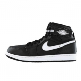 Nike Air Jordan 1 Retro High Tops Reima Miesten Kengät Musta Valkoinen