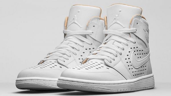 Nike Air Jordan 1 Retro High Tops Vachetta Kengät Miehille Valkoinen