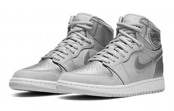 Nike Air Jordan 1 Retro Korkeat Topit Og Co.jp Gs Koripallokengät Miehille Harmaa