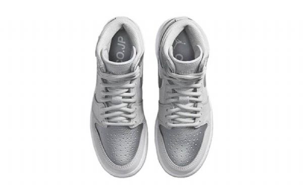 Nike Air Jordan 1 Retro Korkeat Topit Og Co.jp Gs Koripallokengät Miehille Harmaa
