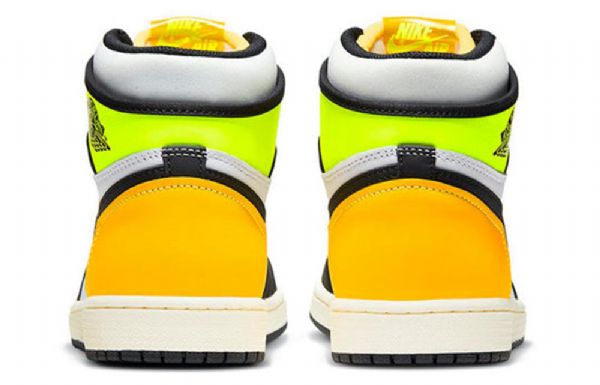 Nike Air Jordan 1 Retro Korkeat Topit Og Koripallokengät Miehille Kulta