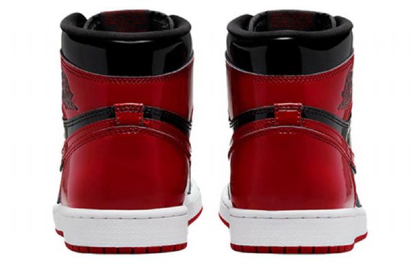 Nike Air Jordan 1 Retro Korkeat Topit Og Koripallokengät Miehille Valkoinen Punainen