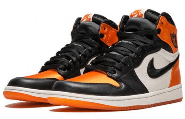 Nike Air Jordan 1 Retro Korkeat Topit Og Koripallokengät Naisille Musta Oranssi