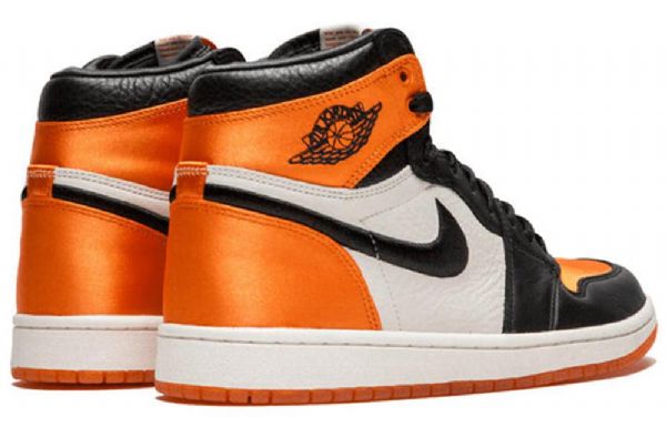 Nike Air Jordan 1 Retro Korkeat Topit Og Koripallokengät Naisille Musta Oranssi