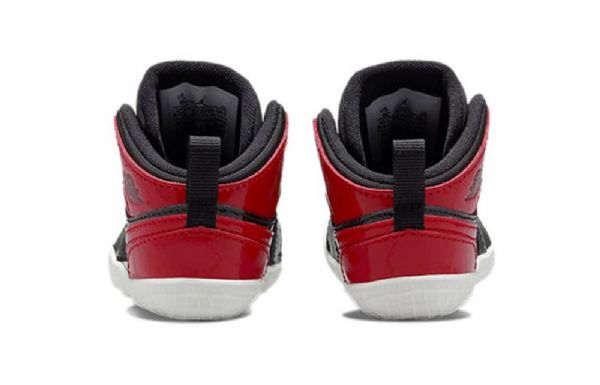 Nike Air Jordan 1 Retro Korkeat Topit Og Lastensänkykengät Valkoinen Punainen