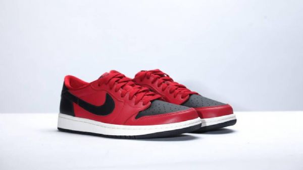 Nike Air Jordan 1 Retro Matalat Og-kengät Miehille Punainen Musta