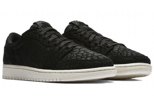Nike Air Jordan 1 Retro Matalat Topit Koripallokengät Naisille Musta