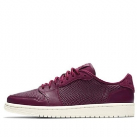 Nike Air Jordan 1 Retro Matalat Topit Ns Koripallokengät Naisille Burgundy