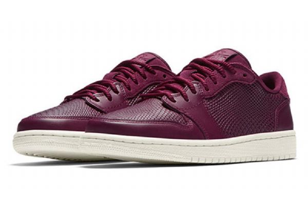 Nike Air Jordan 1 Retro Matalat Topit Ns Koripallokengät Naisille Burgundy