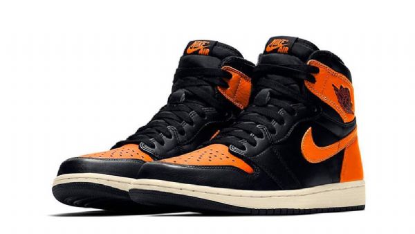 Nike Air Jordan 1 Shatteredboard 3.0 Kengät Miehille Musta Oranssi