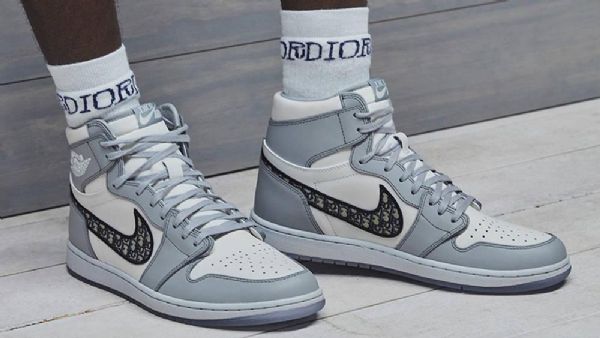 Nike Dior Jordan 1 Korkeat Topit Og Miesten Kengät Harmaa