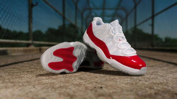 Nike Air Jordan 11 Matalat Kengät Miehille Valkoinen Kulta