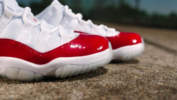 Nike Air Jordan 11 Matalat Kengät Miehille Valkoinen Kulta