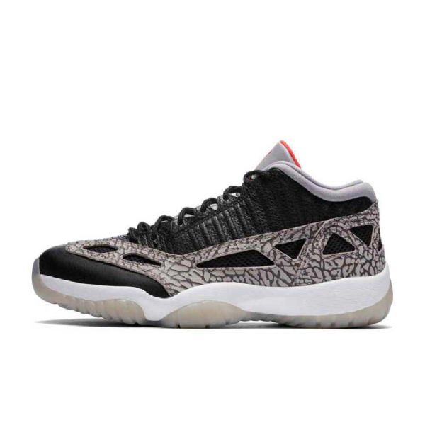 Nike Air Jordan 11 Matalat Kengät Miesten Musta