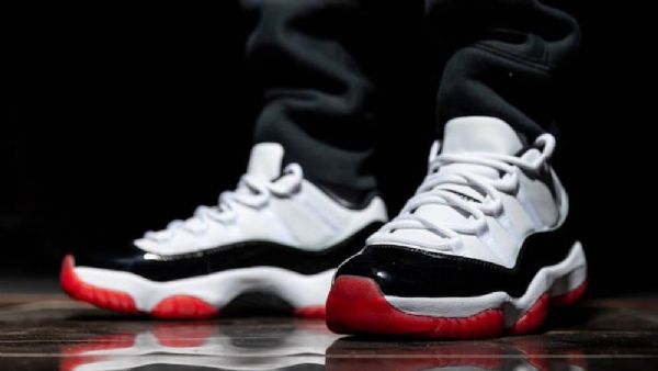 Nike Air Jordan 11 Matalat Topit Concord Leveät Kengät Miehille Valkoinen Musta