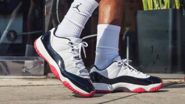 Nike Air Jordan 11 Matalat Topit Concord Leveät Kengät Miehille Valkoinen Musta
