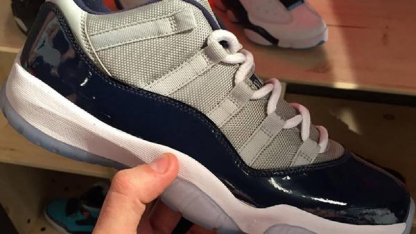 Nike Air Jordan 11 Matalat Topit Georgetown Miesten Kengät Laivastonsininen Harmaa