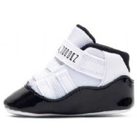 Nike Air Jordan 11 Retro Cb Koripallokengät Lapsille Musta Valkoinen