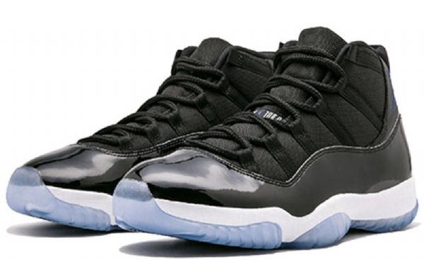 Nike Air Jordan 11 Retro Koripallokengät Miehille Mustat