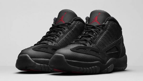 Nike Air Jordan 11 Retro Low Tops Kengät Miehille Mustat