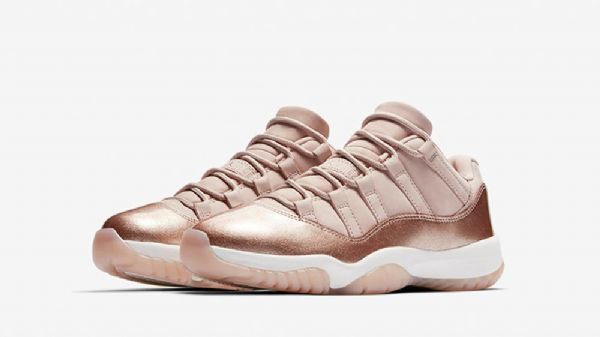 Nike Air Jordan 11 Ruusu Kengät Miehille Kulta