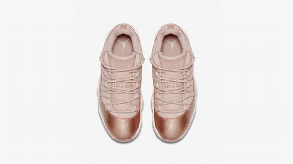Nike Air Jordan 11 Ruusu Kengät Miehille Kulta