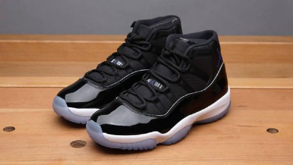 Nike Air Jordan 11 Space Jam Kengät Miehille Mustat