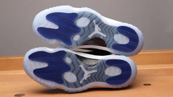 Nike Air Jordan 11 Space Jam Kengät Miehille Mustat