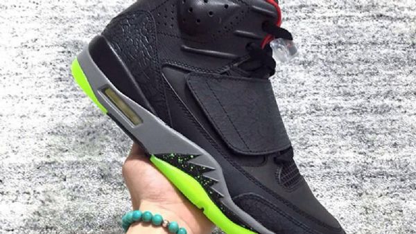 Nike Air Jordan Son Of Mars Yeezy Miesten Kengät Musta
