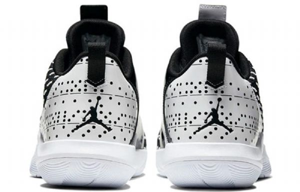 Nike Air Jordan Cp3xii Pf Tennarit Miehille Mustavalkoinen
