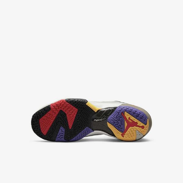 Nike Air Jordan Xxxvii Kengät Lapsille Vaalea Musta Tummanpunainen