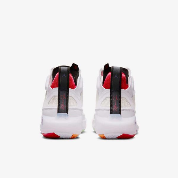 Nike Air Jordan Xxxvii Kengät Lapsille Valkoinen Vaalea Hopea Musta Punainen