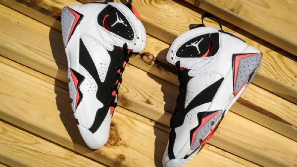 Nike Air Jordan 7 Gg Hot Lava Kengät Miehille Valkoinen Musta