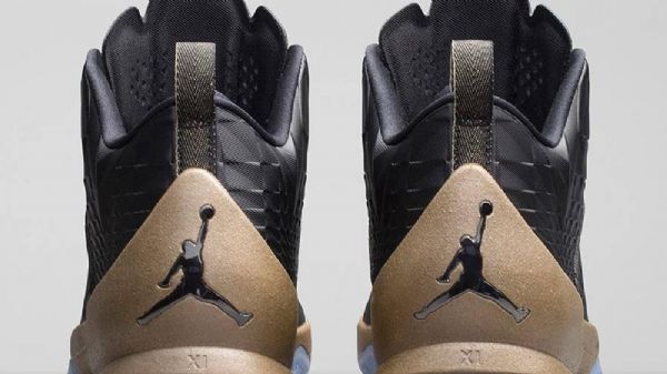 Nike Air Jordan Melo M11 Kengät Miehille Mustakulta