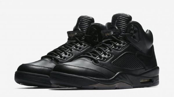 Nike Air Jordan 5 Kolminkertaiset Miesten Kengät Musta