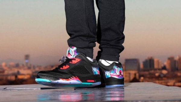 Nike Air Jordan 5 Matalat Topit Kiinalaisen Uudenvuoden Kengät Miehille Musta Punainen