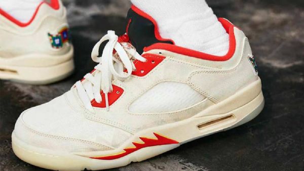 Nike Air Jordan 5 Matalat Topit Kiinan Uudenvuoden Kengät Naisille Khaki Punainen