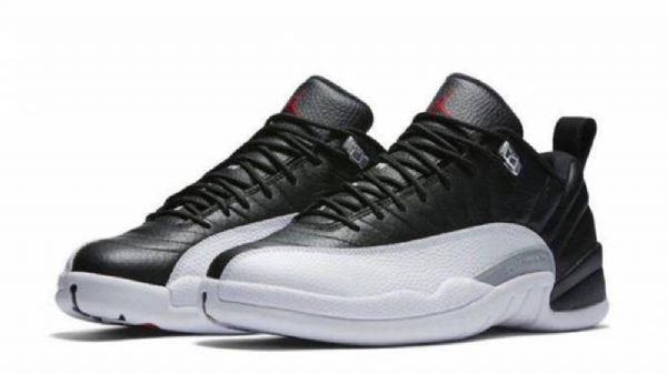 Nike Air Jordan 12 Low Tops Playoffs Kengät Miehille Mustavalkoinen