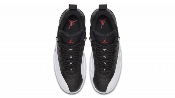 Nike Air Jordan 12 Low Tops Playoffs Kengät Miehille Mustavalkoinen