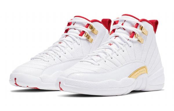 Nike Air Jordan 12 Retro Gs Koripallokengät Miehille Valkoinen Punainen