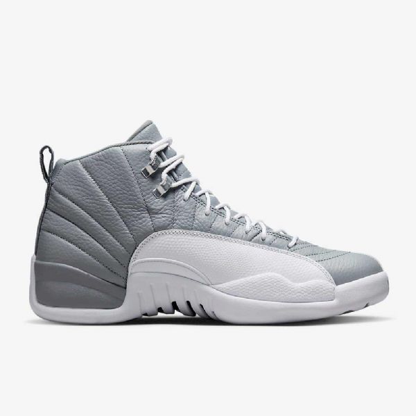 Nike Air Jordan 12 Retrokengät Miehille Harmaa Valkoinen
